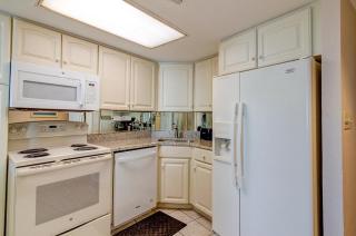Spacious Balcony with Amenities - Myrtle Beach - 5