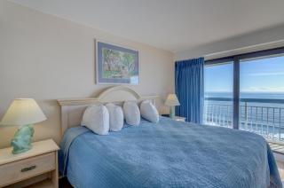 Spacious Balcony with Amenities - Myrtle Beach - 4