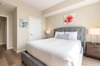 Gorgeous Apt w Harbor Views & Gym - - 3