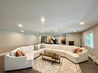 Amazing lakefront house in golf course with Houtub - Hammonds Plains - 5
