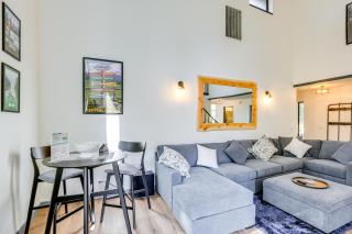 Hot Tub and SHARC Passes Renovated Sunriver Retreat - Sunriver - 6