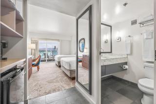 Studio with Partial Ocean View & Balcony Unit 1901 - Honolulu - 5