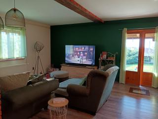 Green Hilltop - - 6