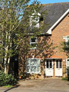 Hydeaway beautiful 3 bedroom house in a great location - 9