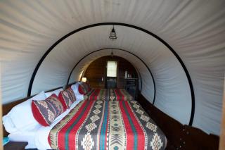 Cozy - Stylish West Wagon - Rustic Charm - - 9
