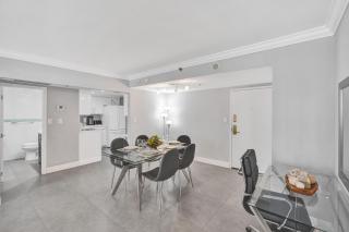 Beautiful Ocean View Condo with Resort Amenities, Pools, Sauna and Gym 711 - Miami Beach - 7