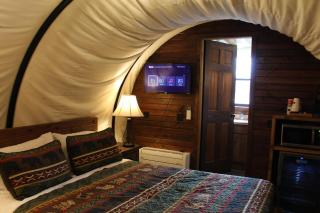 Elevated West Wagon Stay - Spacious Cozy and Charming - - 7