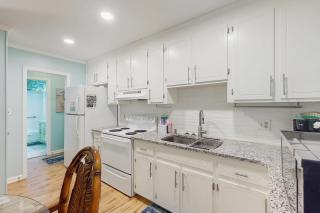 The Stanley Cottage (Downstairs) - Emerald Isle - 2