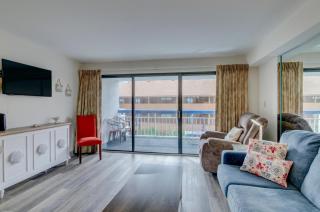 Condo with Pool Views and Amenities - Myrtle Beach - 0