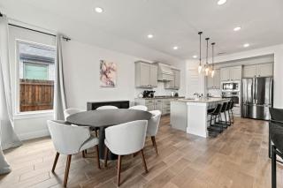 Lake Cove Retreat - Little Elm - 6