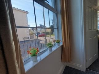Open Mind Property - 4 Bedroom with 7 Double Beds - Fareham - 2