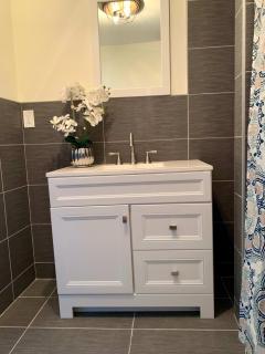Huge 6BR Home , Modern & Convenient - Niagarafälle - 4