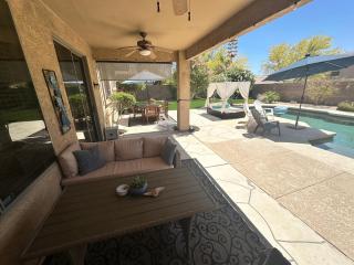 Desert Oasis 4BD 3BA, Lux Resort Pool in Mesa, AZ - Mesa - 1