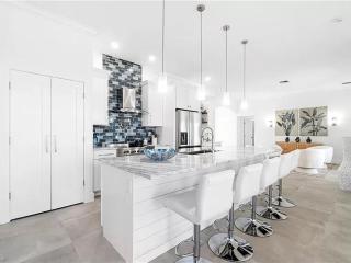 NEW LISTING! Sunshine Retreat!! - Naples - 1