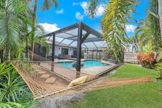 Paradise in the Sun - 1 Mile To The Beach! - Immaculate home with private pool - Naples - 0
