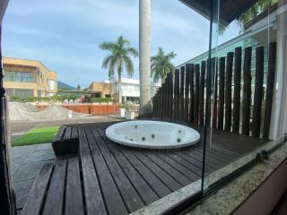 Casa com deck navegável e jacuzzi em Angra dos Reis RJ - Praia da Ribeira - Angra dos Reis - 7