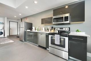 Stylish and Affordable Downtown Apt Near PNC Park - Pittsburgh - 4