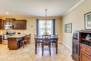 Stay at Jo’s Taylor Retreat: 9 Mi to Greenville! - 4