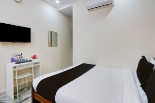 Collection O Sri Balaji Luxury rooms - Hyderabad - 5