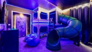 Upstay - ChampionsGate Home w Hot Tub-Pool-Cinema - 6