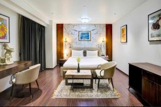 Super Townhouse Magarpatta City Formerly Emerald Guestimony - Poona - 2