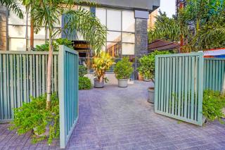 Super Townhouse Magarpatta City Formerly Emerald Guestimony - Poona - 6