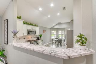 Modern + Spacious: Family Home w/ Yard in Houston! - 2