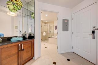 Lucky Gem Penthouse & Luxury Suites at Signature Resort, 10817 SPHERE VIEW - Las Vegas - 5