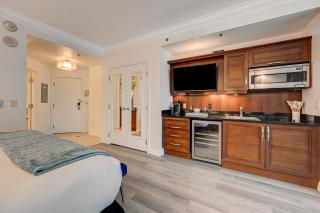 Lucky Gem Penthouse & Luxury Suites at Signature Resort, 10817 SPHERE VIEW - Las Vegas - 3