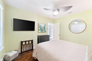 a block away from beach/Harbor/Fine restaurants - Panama City - 3