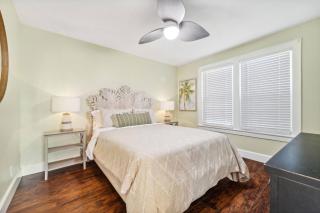 a block away from beach/Harbor/Fine restaurants - Panama City - 2