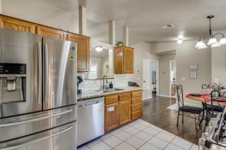 2 Mi to OU Family-Friendly Retreat with Patio! - 2