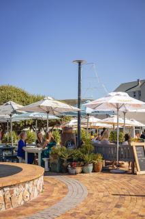 Hermanus Waterfront Studio Apartment , Modern and Cosy with Workspace - Hermanus - 3