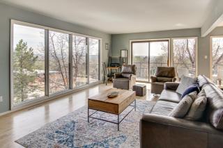 5 Mi to Area Attractions Home with Indoor Hot Tub - 7