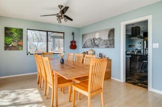 5 Mi to Area Attractions Home with Indoor Hot Tub - 5