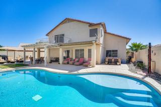 Pool, Patio and Hot Tub Surprise Home Near Golfing! - Surprise - 0