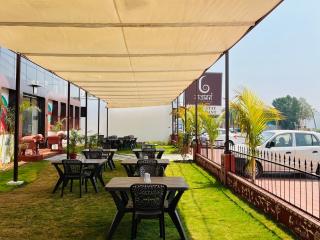 Gajanan Hotel - Rājpīpla - 7