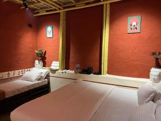 Gajanan Hotel - Rājpīpla - 3