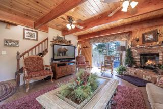 Navigate Stays Cabin w Firepit & Mountain Views - Fawnskin - 9