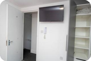 Douglas Rooms - - 6