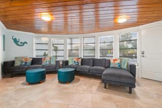 Mermaid Sunset! Available for Summer! Coastal beach home with pool 200 steps to beach! - Holmes Beach - 2
