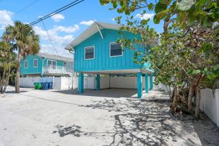 Hidden Treasure Unit B! Modern duplex with shared pool just 200 steps to the beach! - Bradenton Beach - 4
