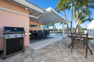 Whispering Palms! Private canal side dock and pool with spa! - Bradenton - 4