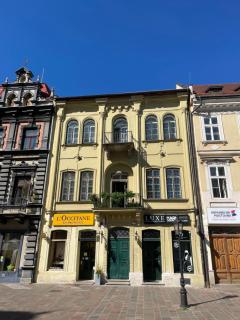 Royal Apartment in Historical Downtown - Košice - 6