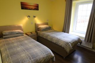 Blairmains Guest House - Kirk of Shotts - 4
