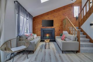 3BR Home w Outdoor Fun Lake Fire Pit Games Grill - 6