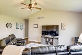Deck and Outdoor Dining Family Getaway in Dry Ridge - Dry Ridge - 6