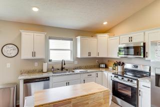Deck and Outdoor Dining Family Getaway in Dry Ridge - Dry Ridge - 4