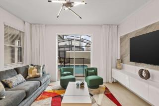 Stylish Family Retreat with Themed Bedrooms - Kissimmee - 0