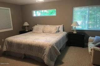 Weekly Cottage Rental - 5 Min to Private Beach! - South Haven - 4